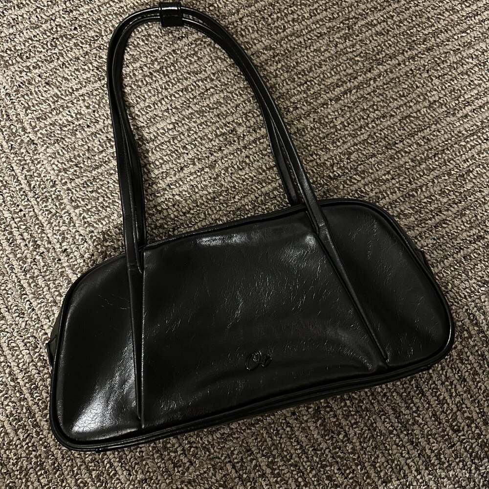 black leather shoulder handbag